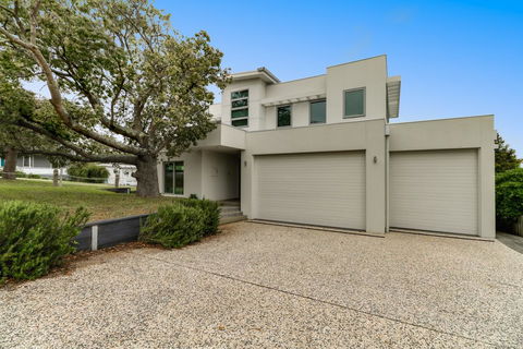 Kurrajong - Sunshine Coast Tourism 0