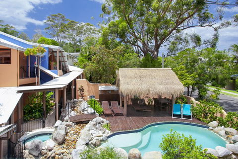L'Auberge Noosa - Holiday Sunshine Coast 0