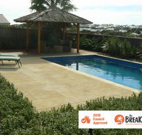 La Mer - Home with a Pool - Holiday Sunshine Coast