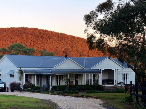 La Sila Homestead On Marrowbone - Cutest Cottage In The Hunter With Killer Views - Holiday Sunshine Coast 3
