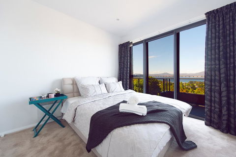 La Vie Luxury Bay View - Sunshine Coast Tourism 3