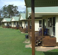 Lake Barra Cottages - Holiday Sunshine Coast