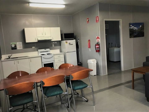 Lake Callide Retreat - Sunshine Coast Tourism 2