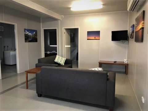 Lake Callide Retreat - Sunshine Coast Tourism 1