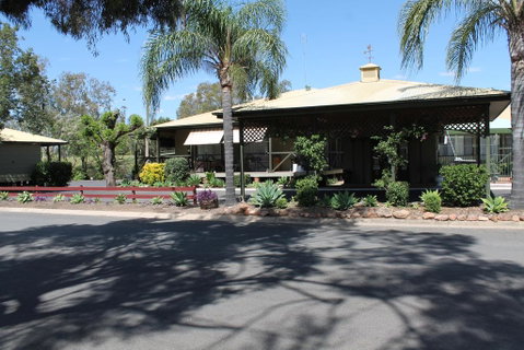 Lake Forbes Motel - Sunshine Coast Tourism 0