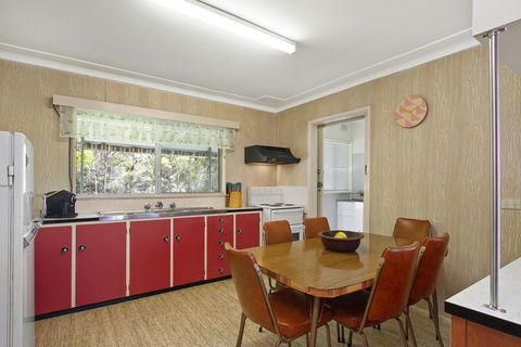 Lake Frontage Family Fun Home - Sunshine Coast Tourism 2