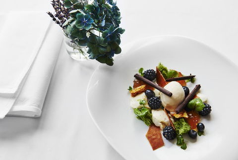 Lake House - Sunshine Coast Tourism 1