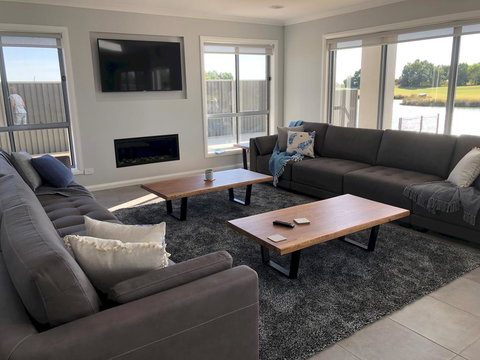 Lake Resort On Black Bull - Holiday Sunshine Coast 3