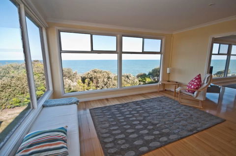Lake Tyres Beach House - Sunshine Coast Tourism 0