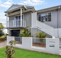 Lakefront Peace Apartments - Sunshine Coast Tourism