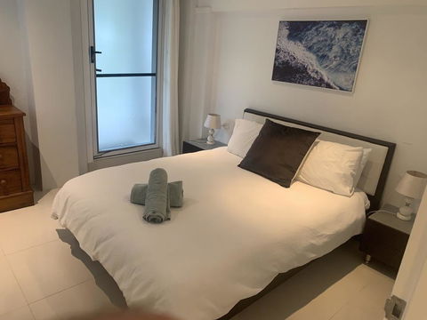 Lakefront Peace Apartments - Sunshine Coast Tourism 2
