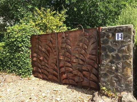 Lakeshore House, Daylesford - Sunshine Coast Tourism 3