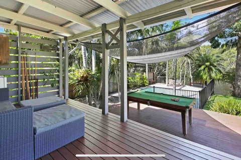 Lakeside Beach House - Hostie Properties - Sunshine Coast Tourism 3
