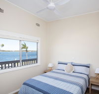 Lakeside Flats 3 - Sunshine Coast Tourism