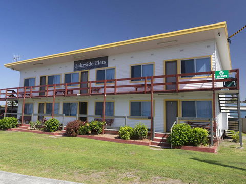 Lakeside Flats 4 - Sunshine Coast Tourism 1