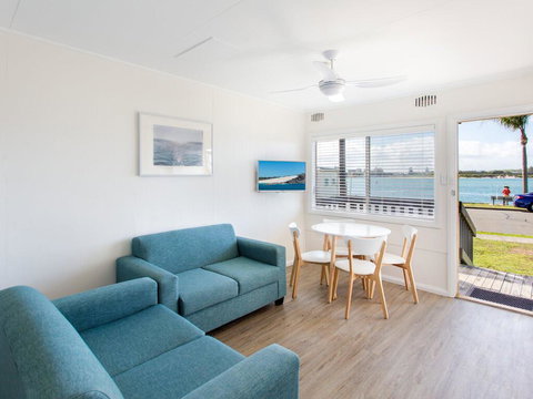 Lakeside Flats 6 - Holiday Sunshine Coast 0