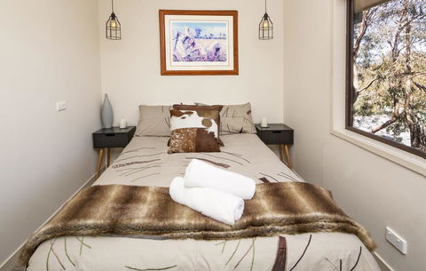 Lakeside Townhouse - Sunshine Coast Tourism 3