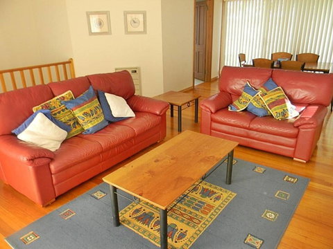 LAKESIDE2 - Holiday Sunshine Coast 1