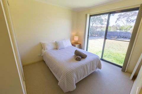 Lakeview - Waterviews On Newlands Arm - Sunshine Coast Tourism 1