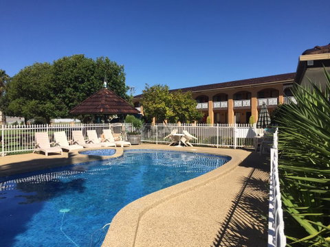 Lakeview Motel - Holiday Sunshine Coast 3