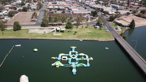 Lakeview Motel - Holiday Sunshine Coast 0