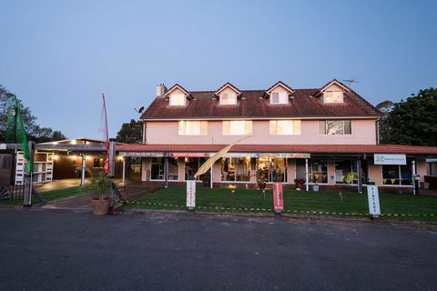 Land Of Lost Treasure - Sunshine Coast Tourism 1