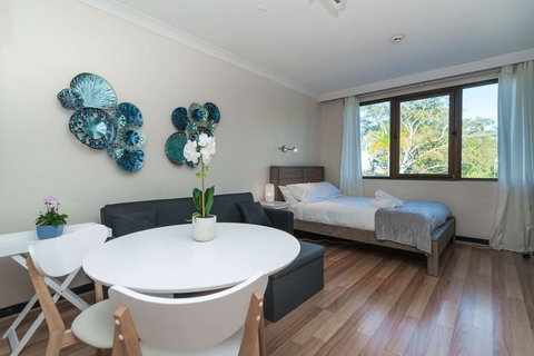 Lane Cove Studio - POOL - PARKING - WIFI - Holiday Sunshine Coast 0
