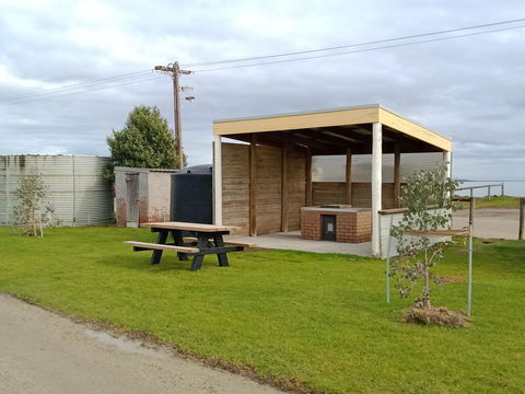 Lang Lang Caravan Park - Sunshine Coast Tourism 0
