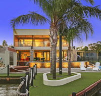 Lang Street Luxury Retreat - Mulwala - Holiday Sunshine Coast