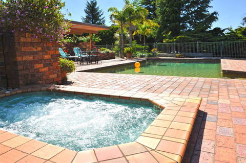 Langbrook Cottages - Sunshine Coast Tourism 0