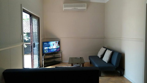 Large 6-Bedroom House With Wifi & Netflix Close To Singleton CBD Hunter Valley - Sunshine Coast Tourism 1