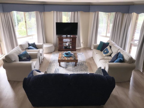 Large Family Home - Sunshine Coast Tourism 0