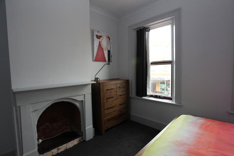 Latrobe Art Apartments - Sunshine Coast Tourism 3