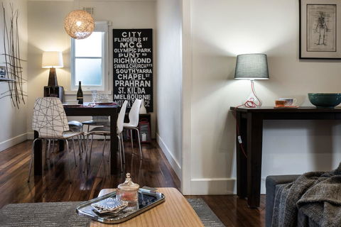 Latte Cottage - Sunshine Coast Tourism 0