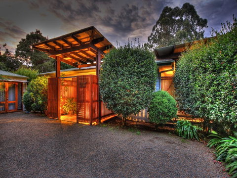 Laurels - Holiday Sunshine Coast 0