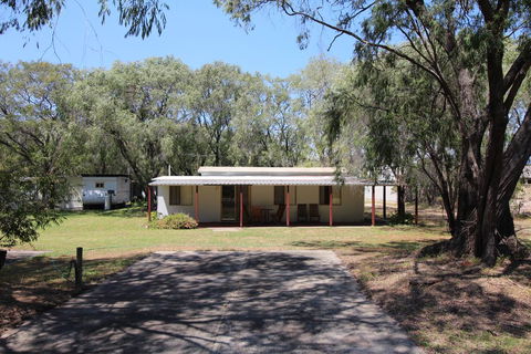 Lazy Days Caravan Park - Sunshine Coast Tourism 0