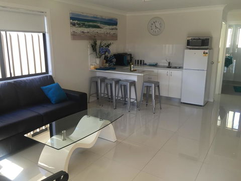 Lazy Dayz Shellharbour - Sunshine Coast Tourism 3