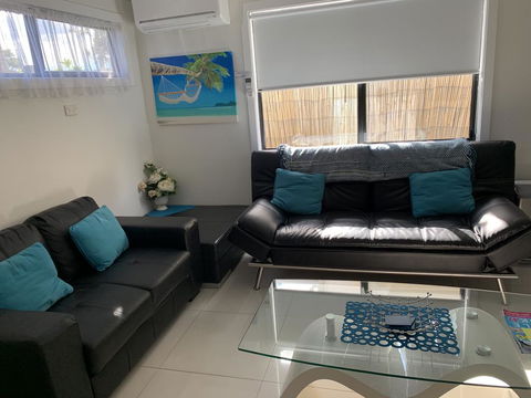 Lazy Dayz Shellharbour - Sunshine Coast Tourism 1