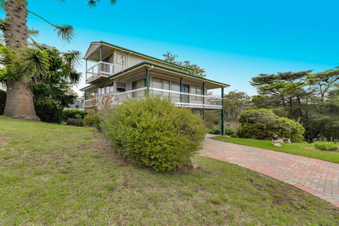 Leighton Bay Walk - Sunshine Coast Tourism 1
