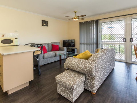 Leisure Lee Hervey Bay - Sunshine Coast Tourism 2