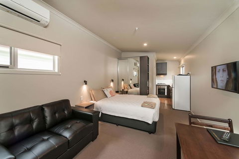 Leisure Ville Holiday Centre - Sunshine Coast Tourism 0