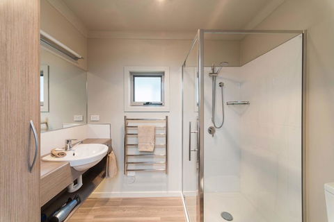 Leisure Ville Holiday Centre - Sunshine Coast Tourism 3