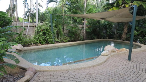 Lemonade 18 Hayles Avenue Arcadia - Sunshine Coast Tourism 3