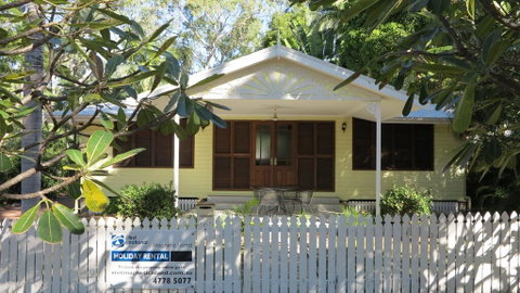 Lemonade 18 Hayles Avenue Arcadia - Sunshine Coast Tourism 0