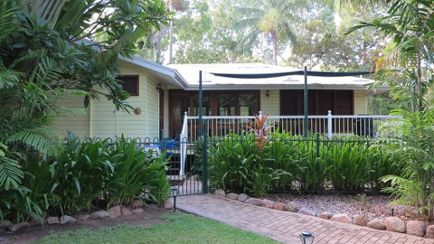 Lemonade 18 Hayles Avenue Arcadia - Sunshine Coast Tourism 1