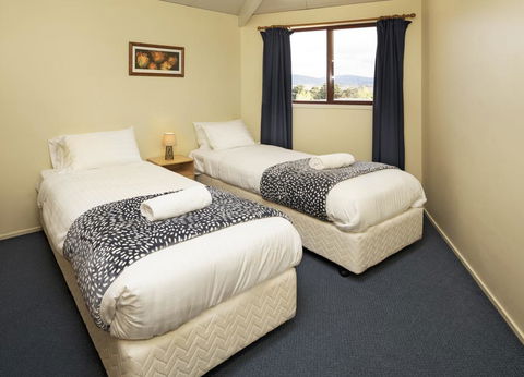 Leo's Cottage - Sunshine Coast Tourism 3