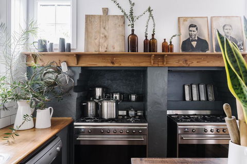 Lewellyn House - Sunshine Coast Tourism 0