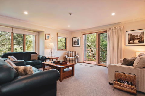 Lhotsky Apartments - Sunshine Coast Tourism 1