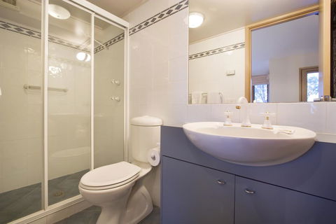 Lhotsky Apartments - Sunshine Coast Tourism 0