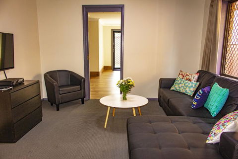 Liberty Plains Motor Inn - Holiday Sunshine Coast 2